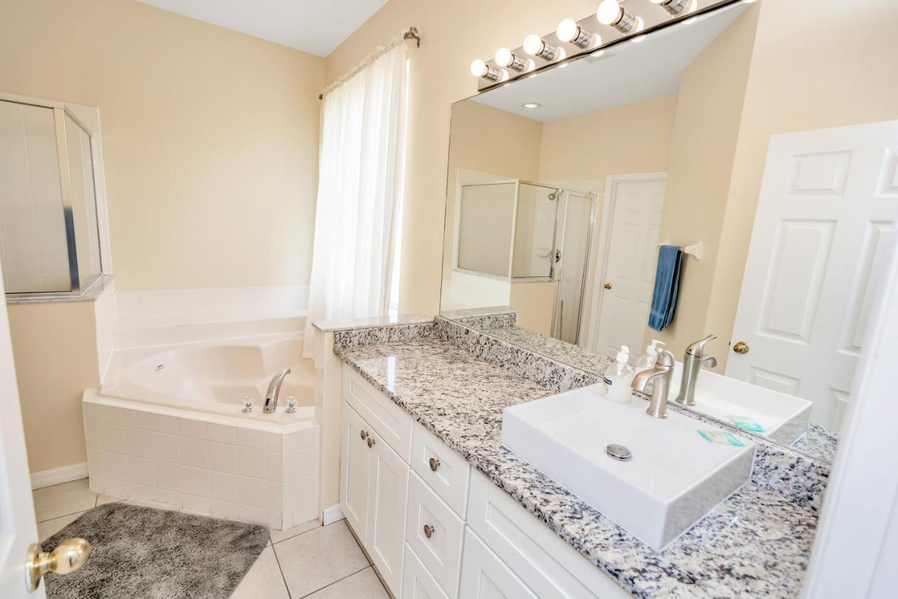 Disney Dream With Hot Tub, Pool, Xbox, Games Room, Lakeview, 10 Min To Disney, Clubhouse Kissimmee Bagian luar foto